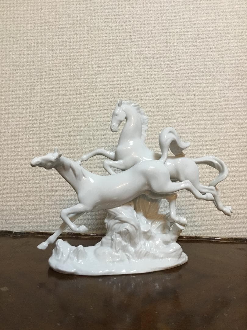 リヤドロ（Lladro） 駆ける馬（ホワイト）／陶器