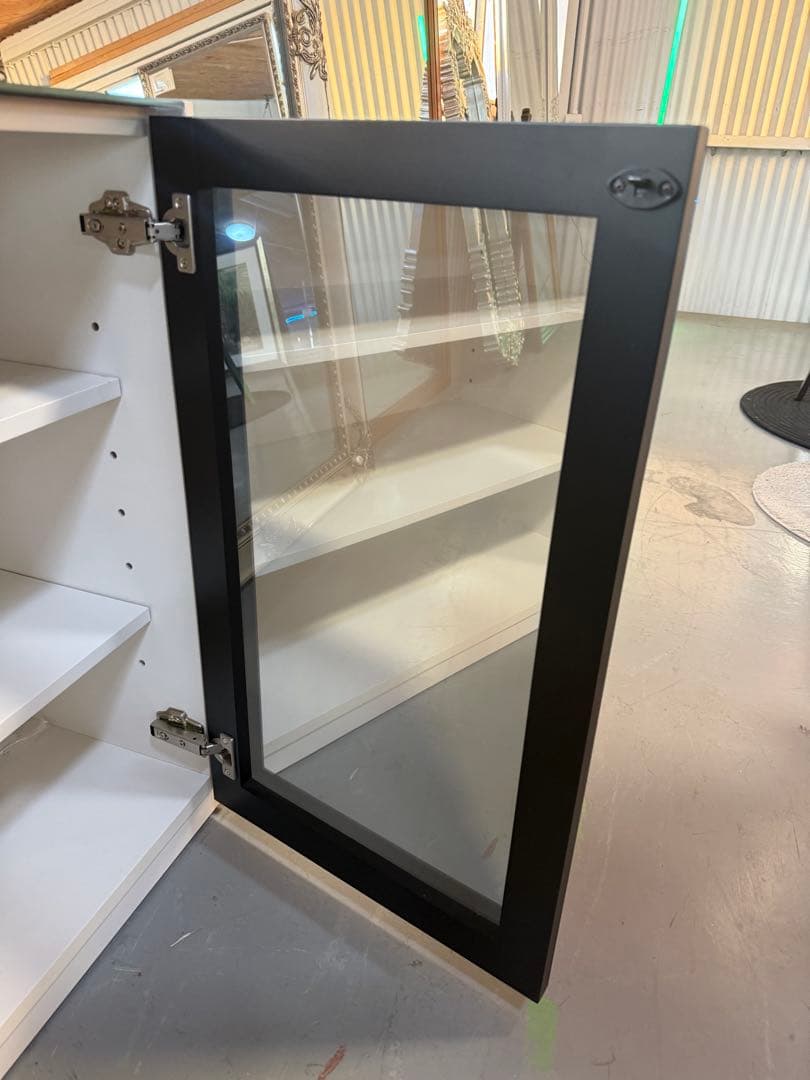 ハーフミラーキャビネットLiving houses