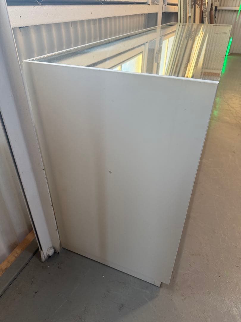 ハーフミラーキャビネットLiving houses