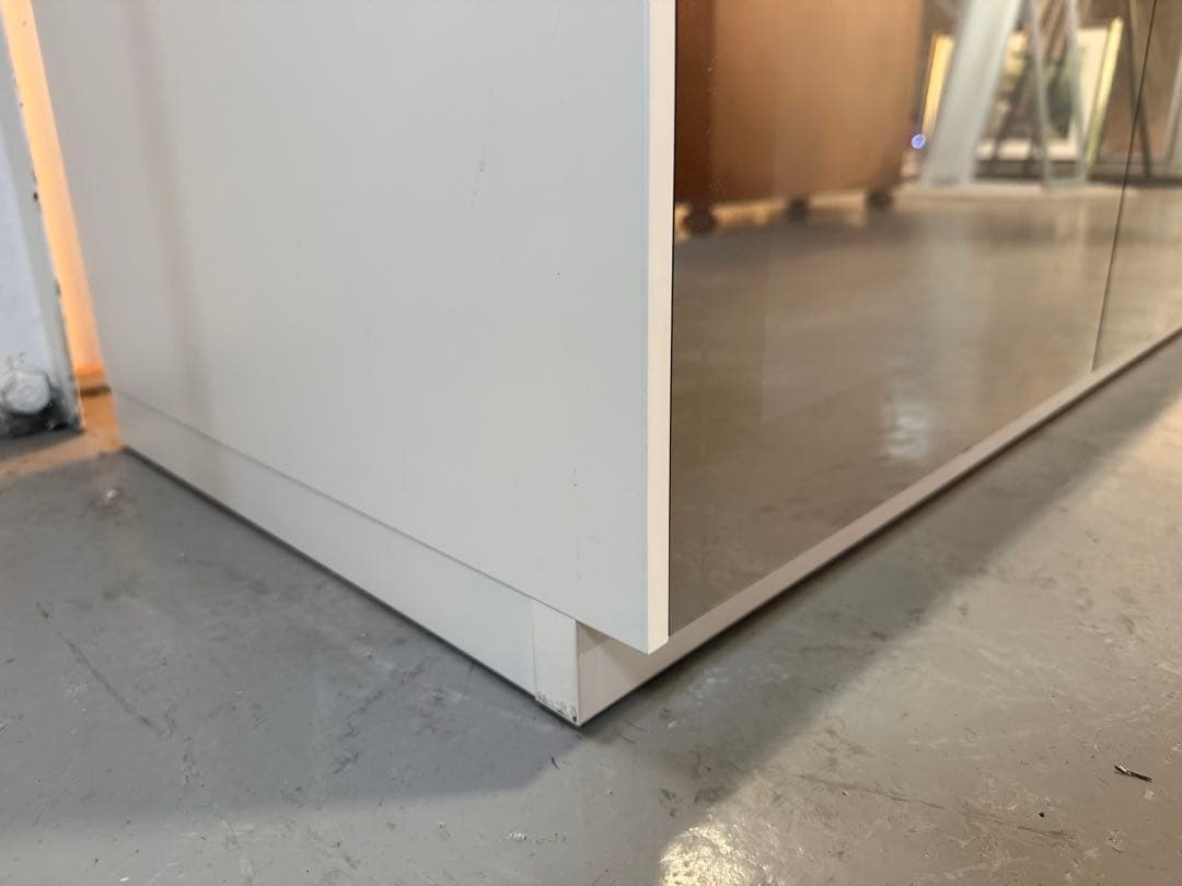 ハーフミラーキャビネットLiving houses