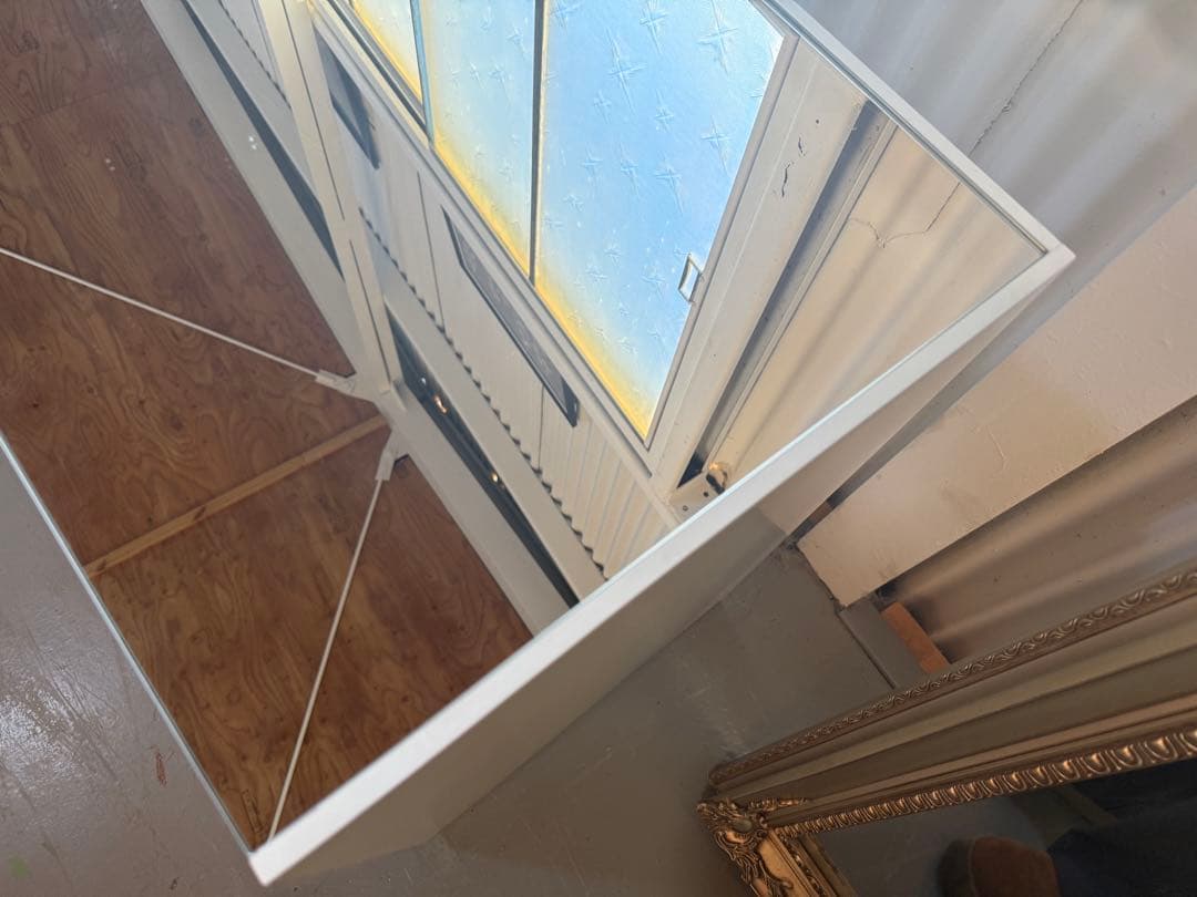 ハーフミラーキャビネットLiving houses