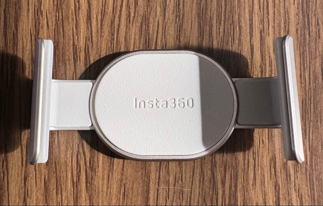 インスタ360 Flow 　AI搭載スマートフォン用ジンバル