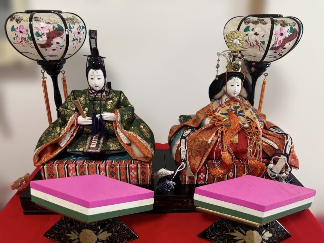 60年以上前のお雛様二段飾り