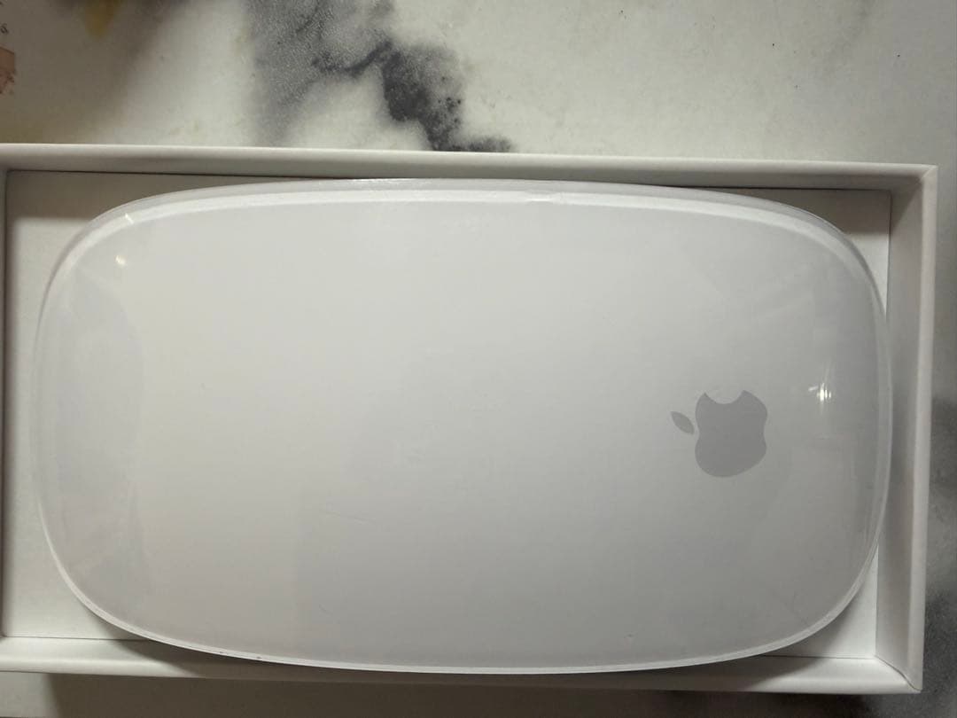 【極美品】M5 14インチ MacBook Pro 512GB シルバーおまけ付