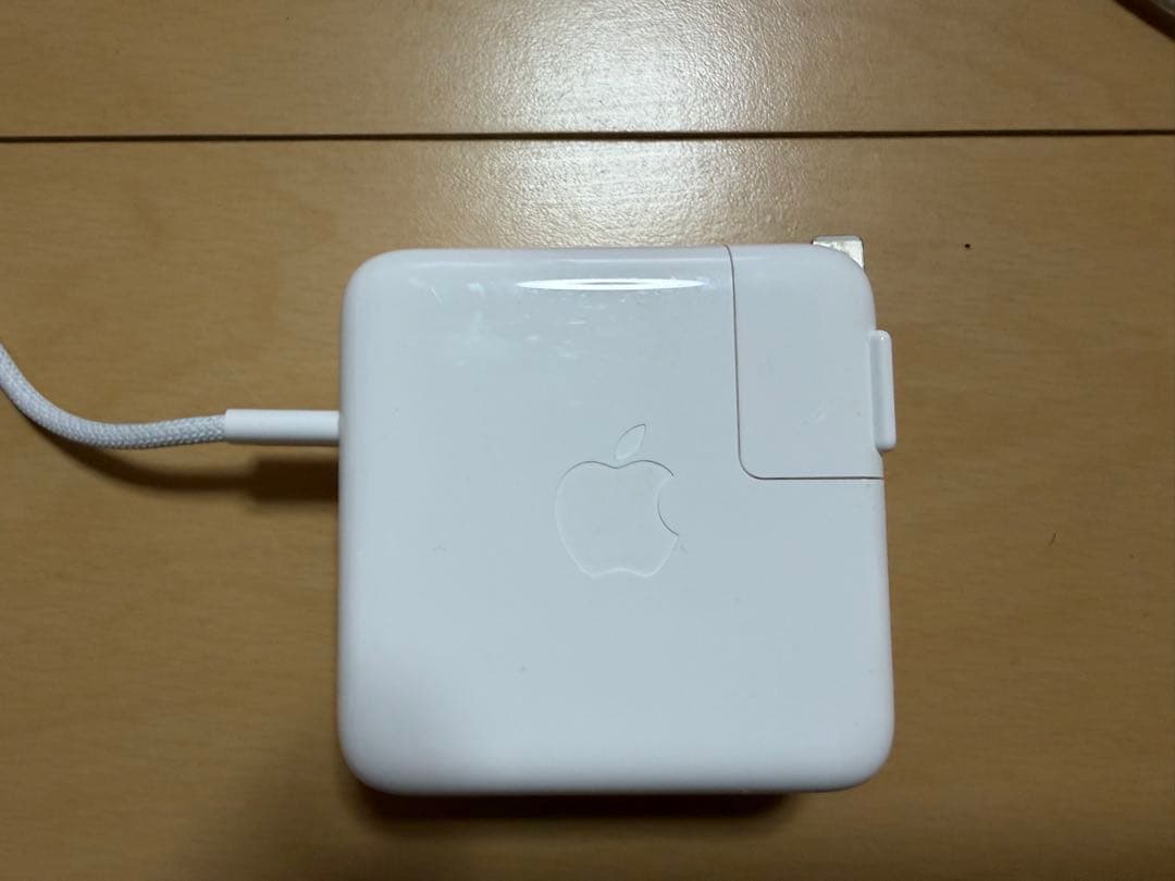 【極美品】M5 14インチ MacBook Pro 512GB シルバーおまけ付