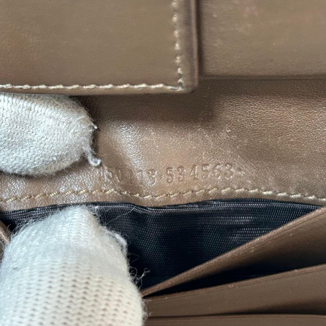 【人気✨マイクロシマ/レザー】グッチ　二つ折り財布　ブラウン　レザー　男女兼用