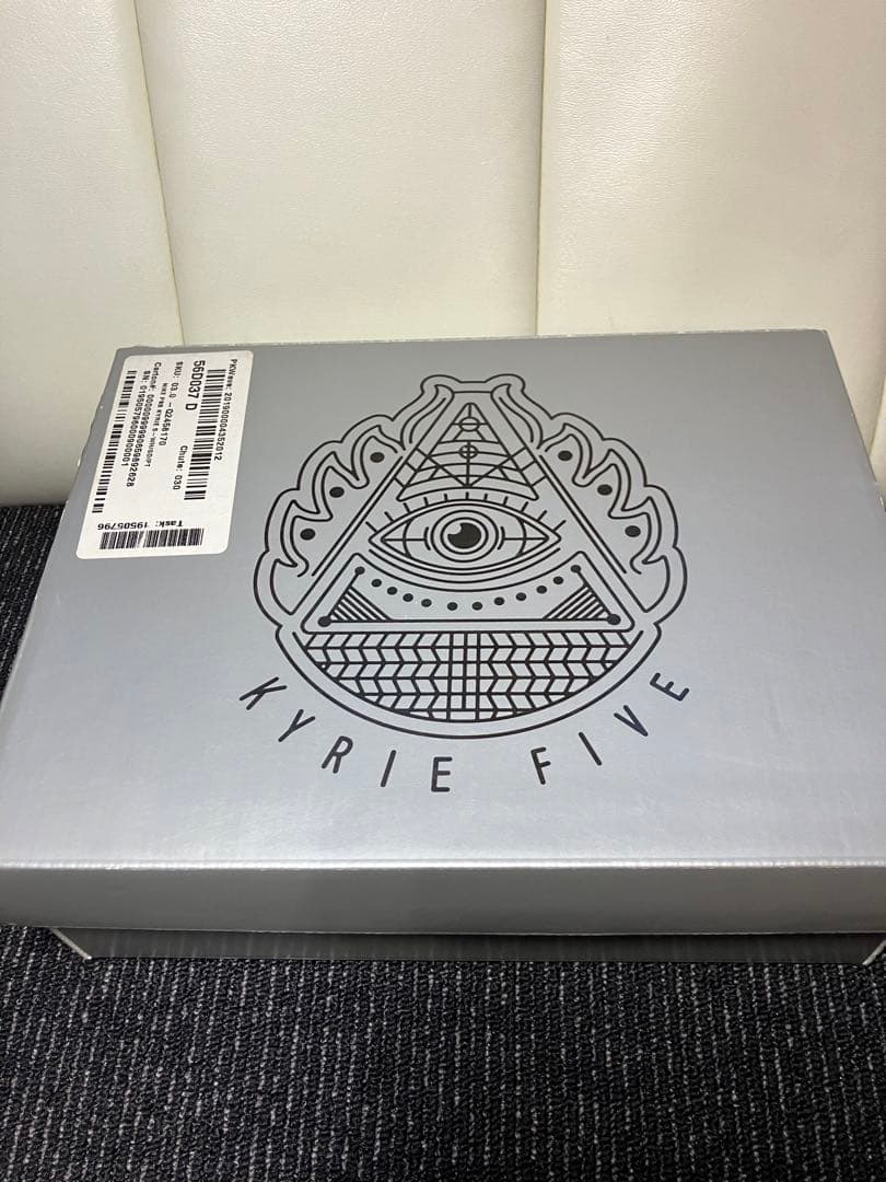 《未使用》　Nike カイリー5 22㎝　レア　キッズ　レディース