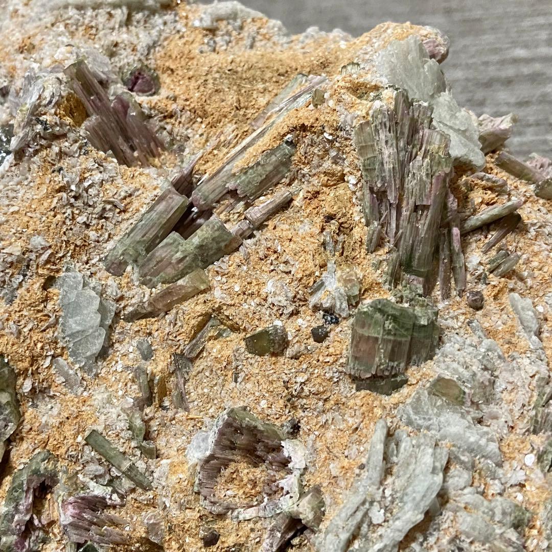 18cm ウォーターメロン　トルマリン　レピドライト　ブラジル　鉱物標本