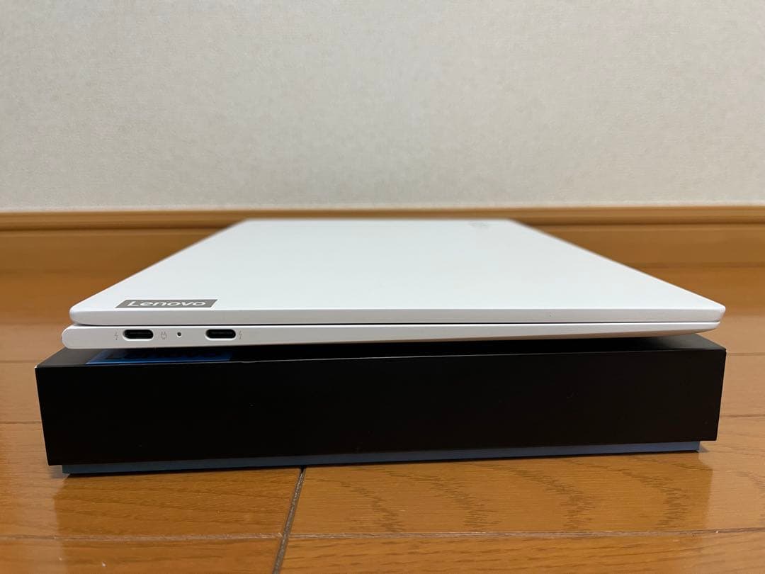 Windowsノート本体 Lenovo Yoga Slim 7 Carbon