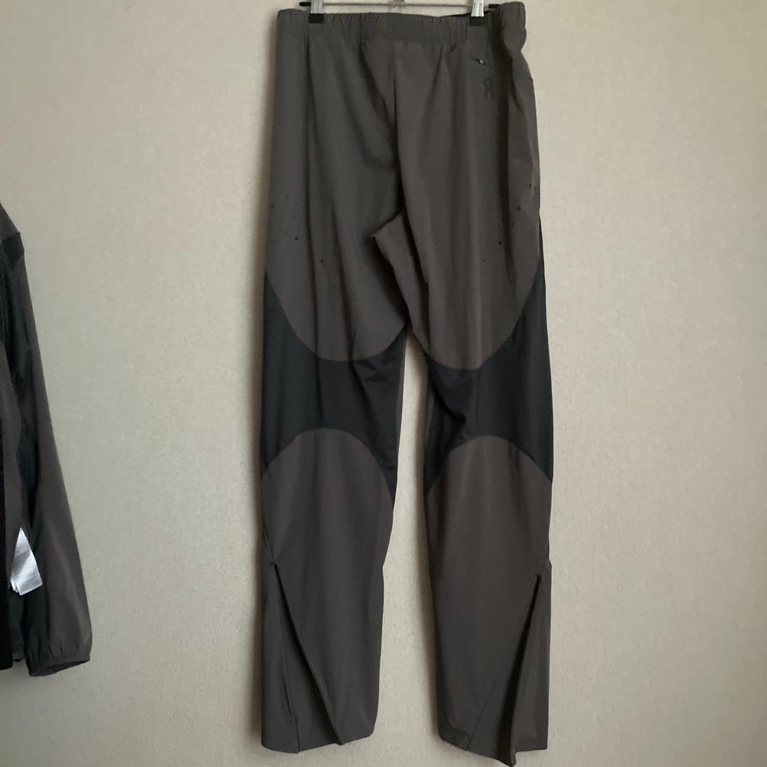 on x PAF トラックパンツ