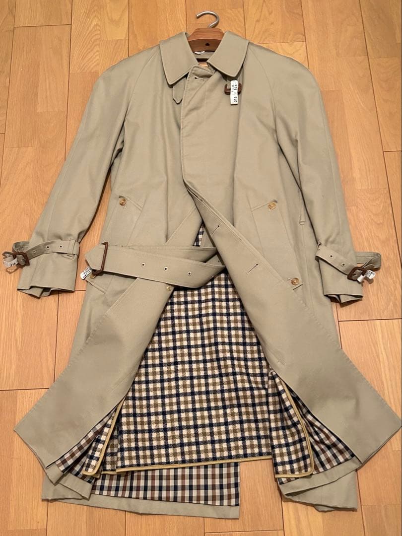 【英国製　値下済】ビンテージ　クリーニング済Aquascutumトレンチコート