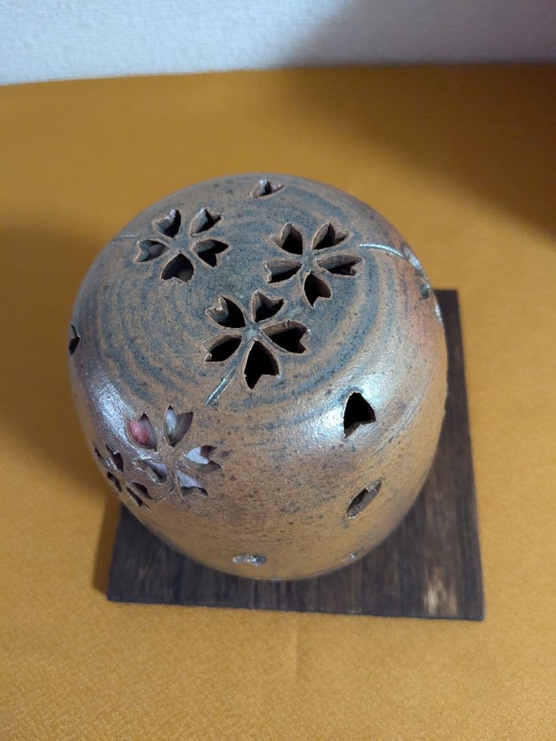 「灯りとり　桜　」笠間焼き