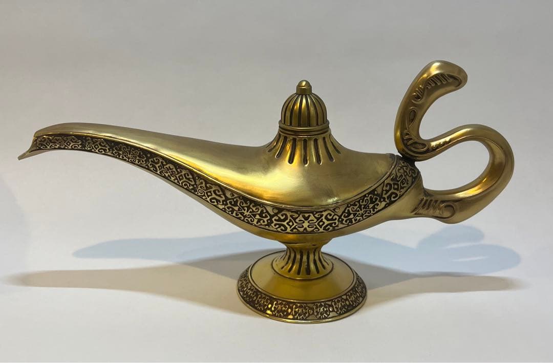 Disney アラジン実写版　魔法のランプ　プロップレプリカ