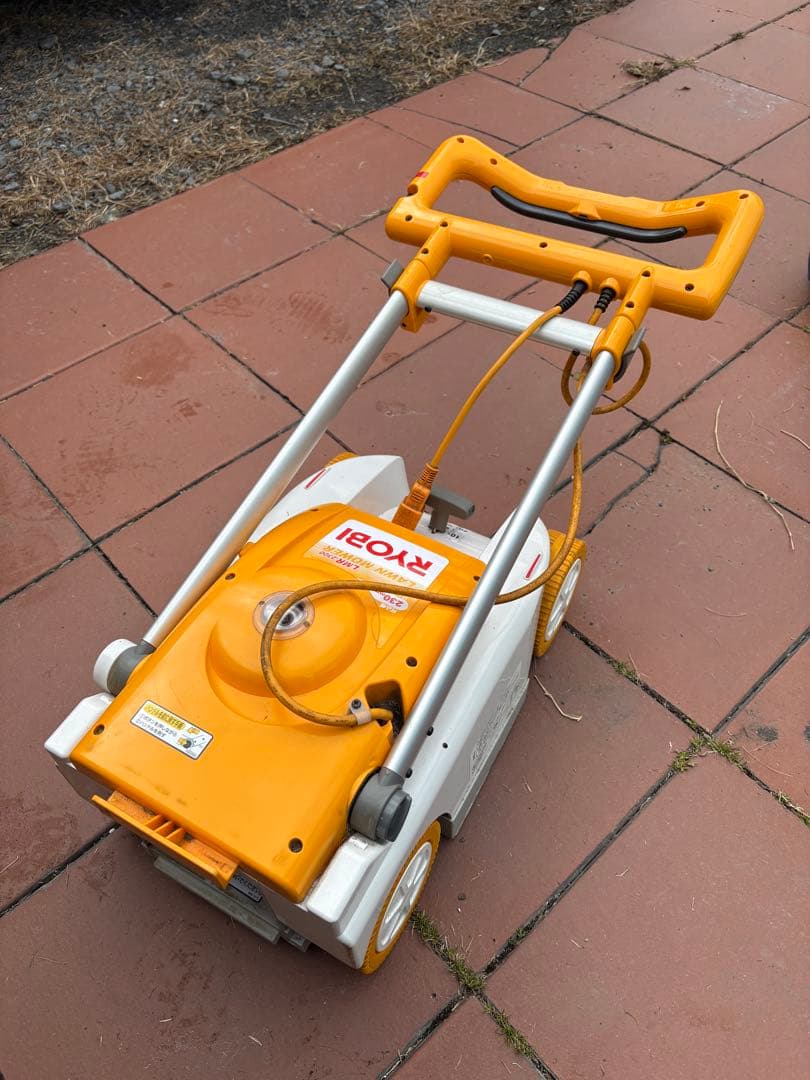 RYOBI LMR-2300 芝刈り機 230mm 替刃１枚お付けします。