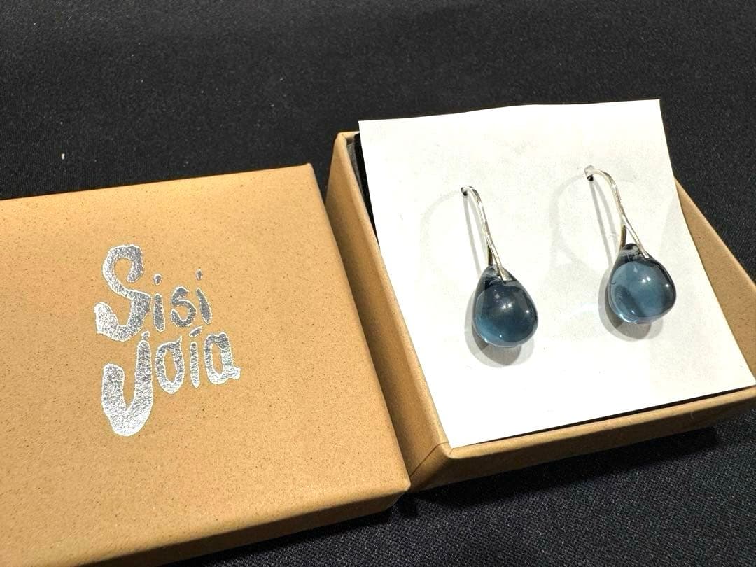 Sisi Joia ブルーガラスピアス 青色ドロップ型ピアス