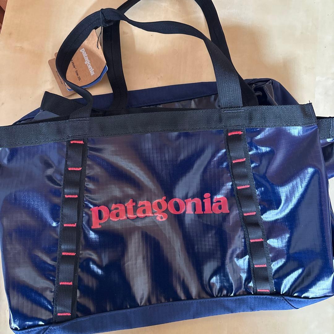 B306新品Patagonia ブラックホールトート 25L トートバッグ大容量