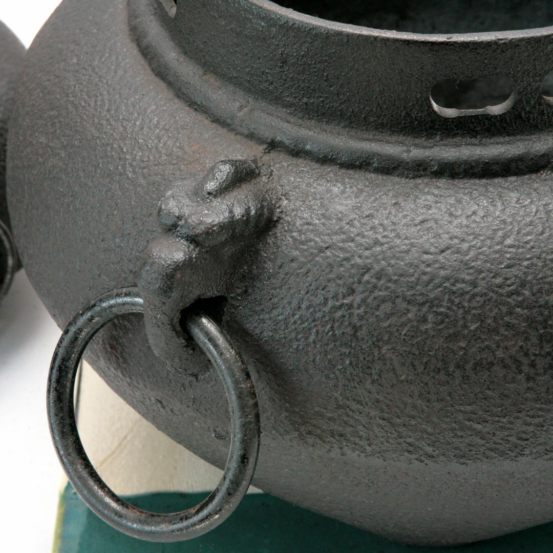 1612　鋳鉄製　茶釜　台座付き