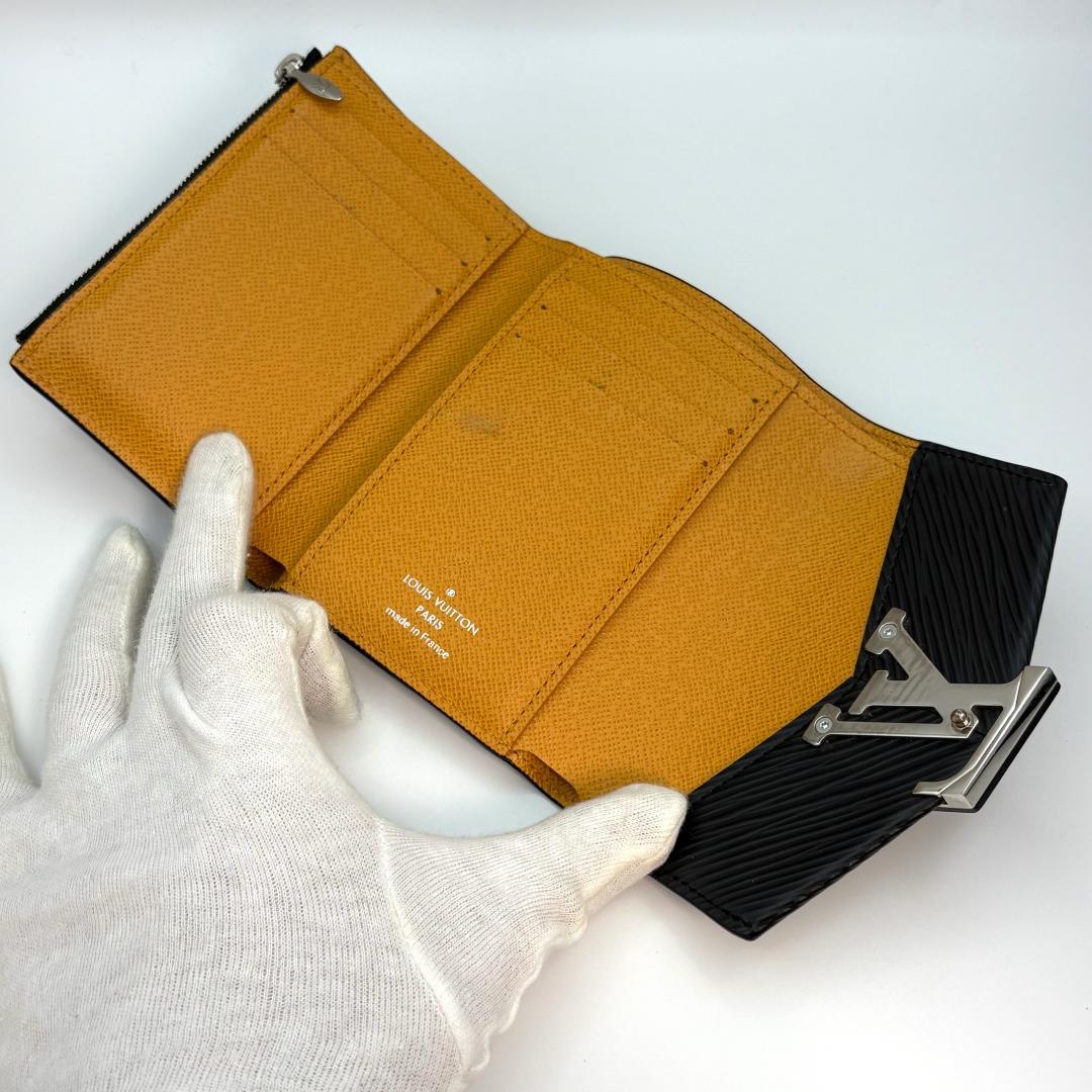 希少品 ルイ・ヴィトン エピ ポルトフォイユ・ヴィクトリーヌ 折財布 ブラック