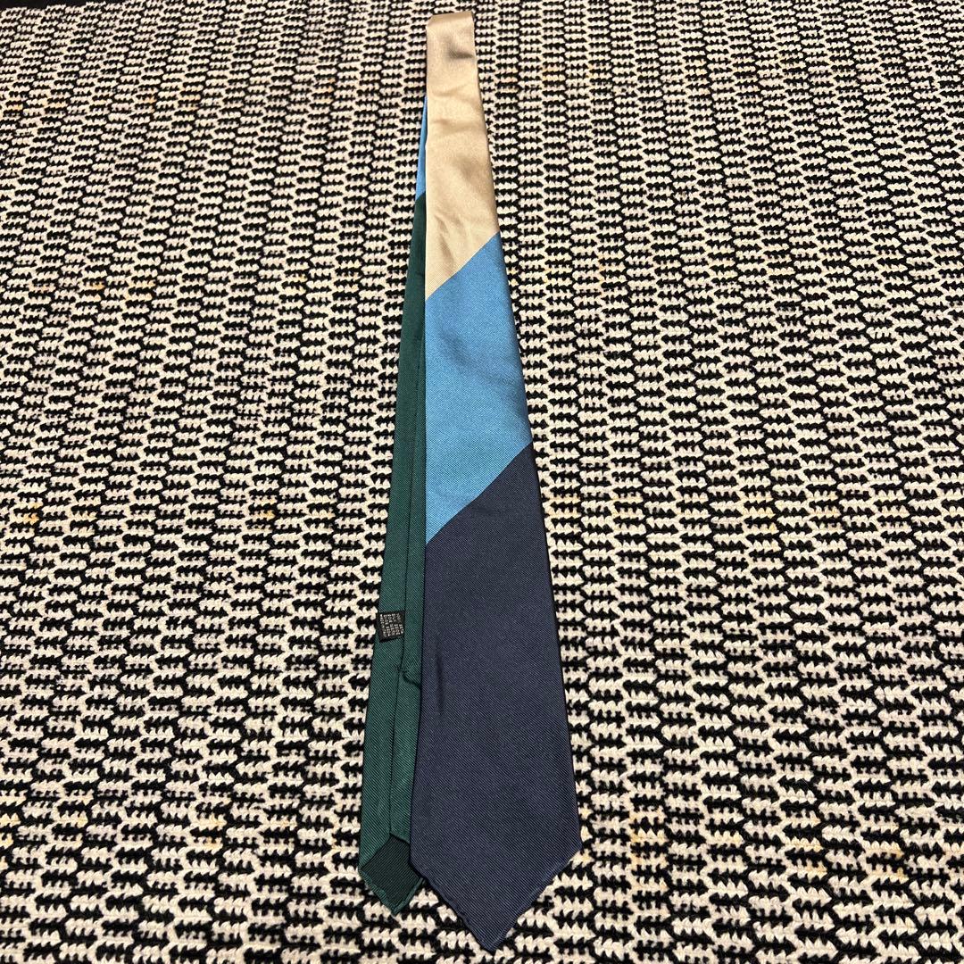 TOMORROWLAND セッテピエゲ