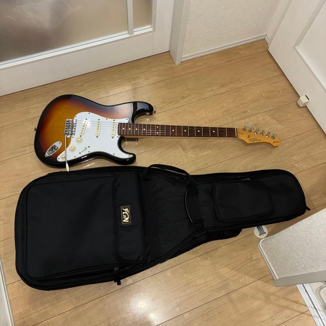 fgn ストラトキャスタータイプ　メンテ済み　即弾けます