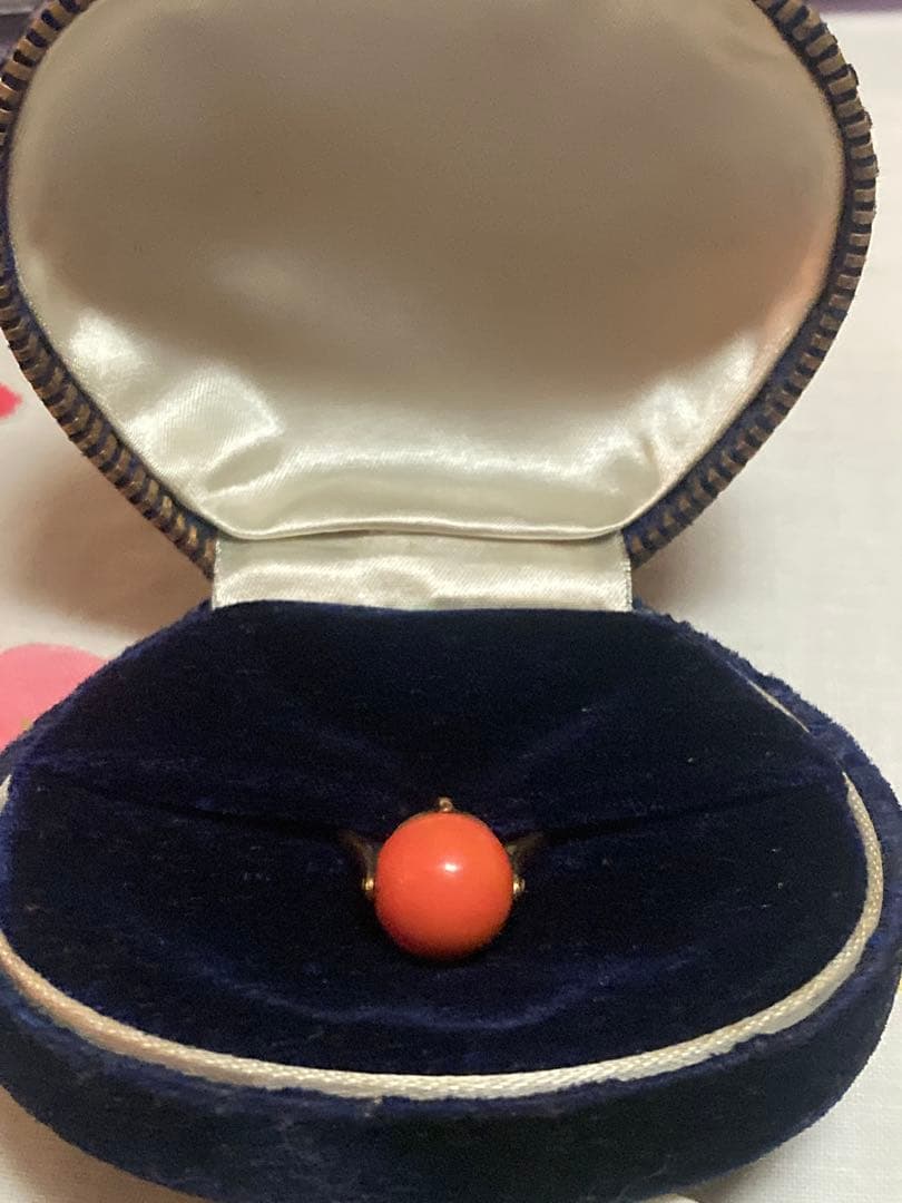 アンティーク 珊瑚（サンゴ）リング｜金色地金｜刻印跡あり｜ヴィンテージ指輪