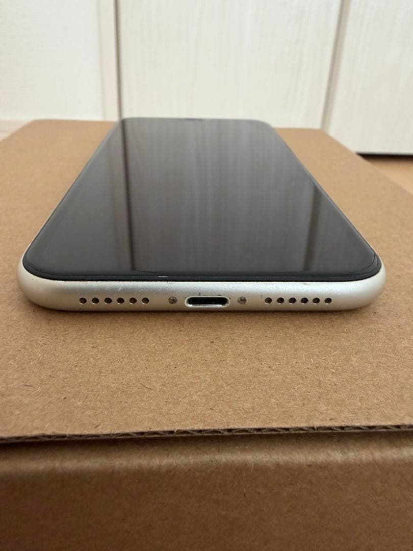 iPhone 11 128GB ホワイト　ジャンク品