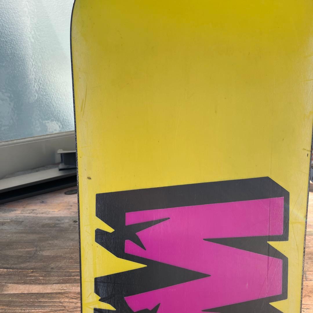 Forum フォーラム　スノーボード　ボード　黄色　グラフィック　153