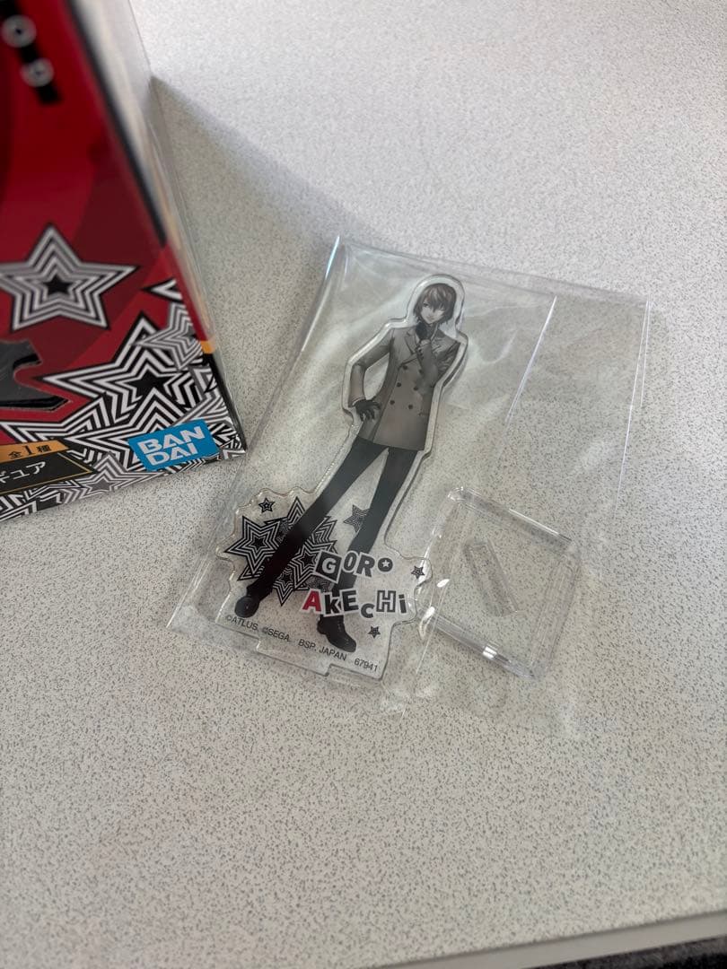 ペルソナ5 一番くじB賞明智吾郎 フィギュアとF賞アクリルスタンド