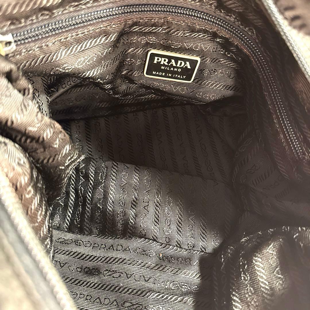 プラダ メッセンジャーバッグ