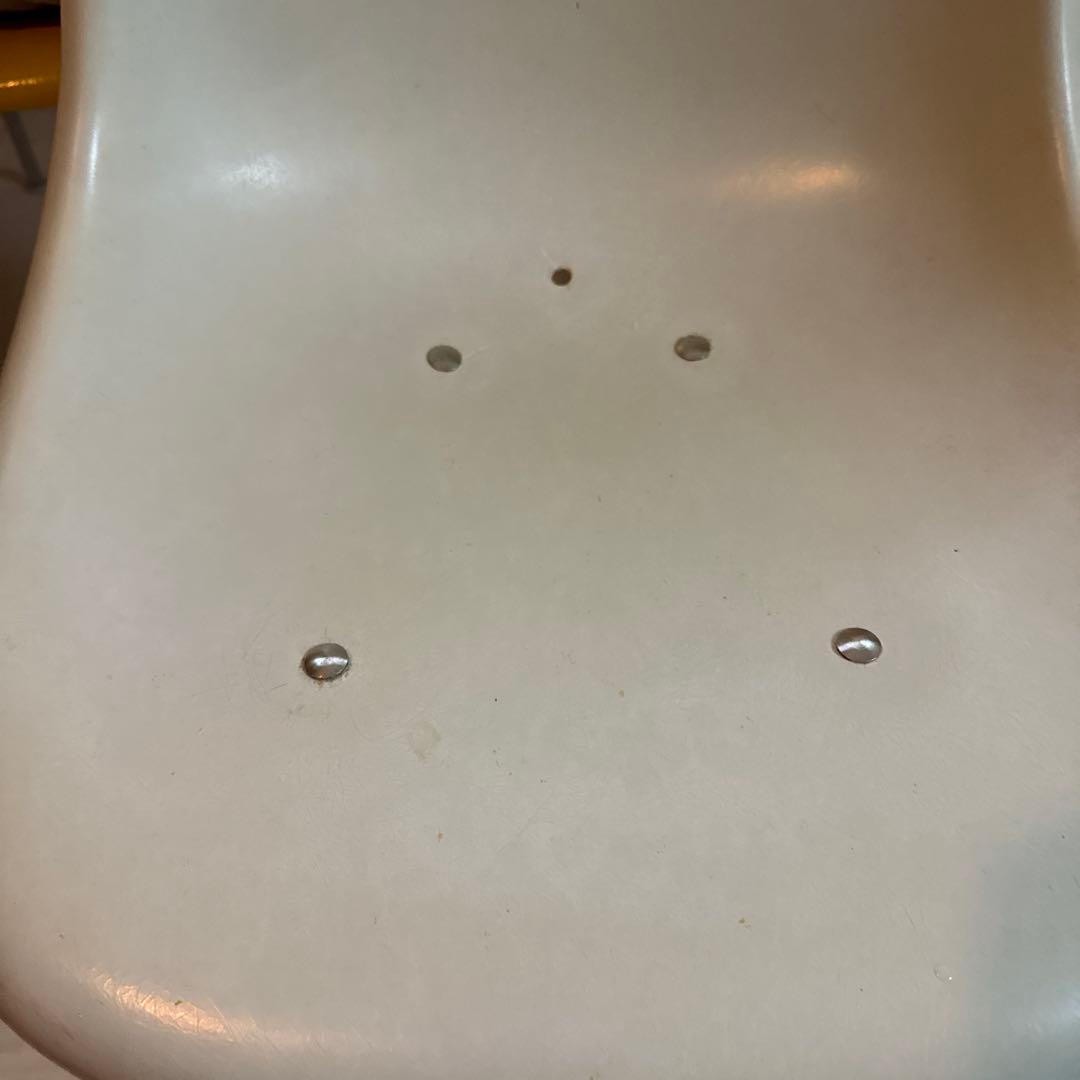 Herman Miller イームズサイドシェルチェア スクールベース