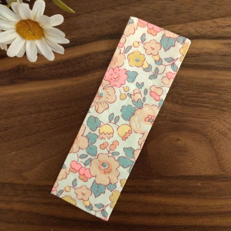 しおり　ブックマーカー❁ベッツィ　リバティプリント使用　ハンドメイド