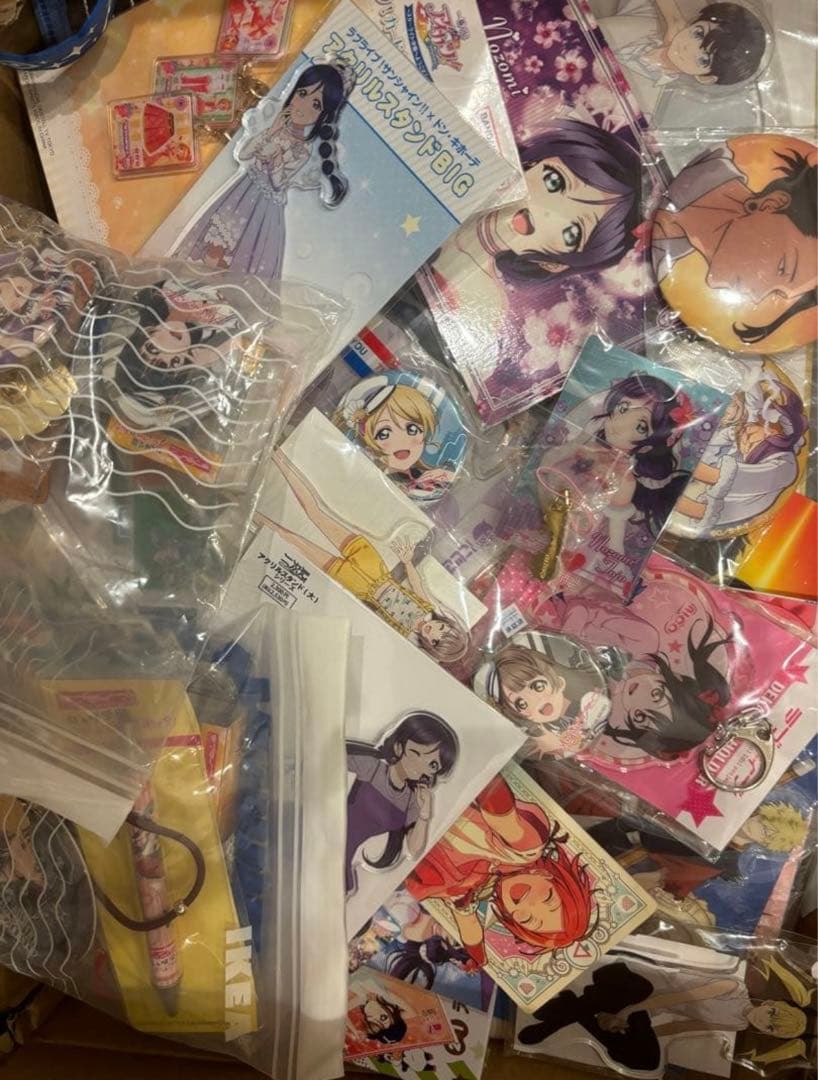 鬼滅の刃 ワンピース　ラブライブ アニメグッズ　まとめ売り 大量　1500点以上