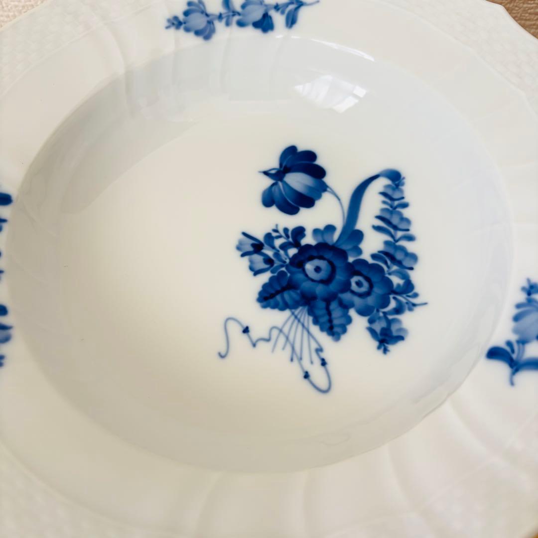 ⚫︎廃盤品　ロイヤルコペンハーゲン　ブルーフラワーカーブ　深皿　　　　　　　ラ上