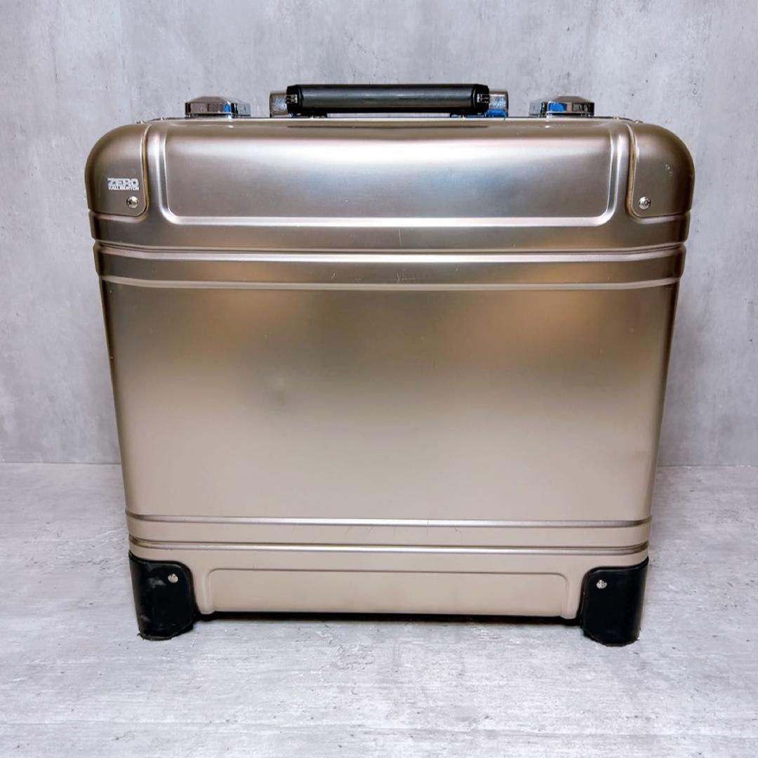ゼロハリバートン スーツケース　アルミ　ゴールド　　機内持ち込み可能　2輪