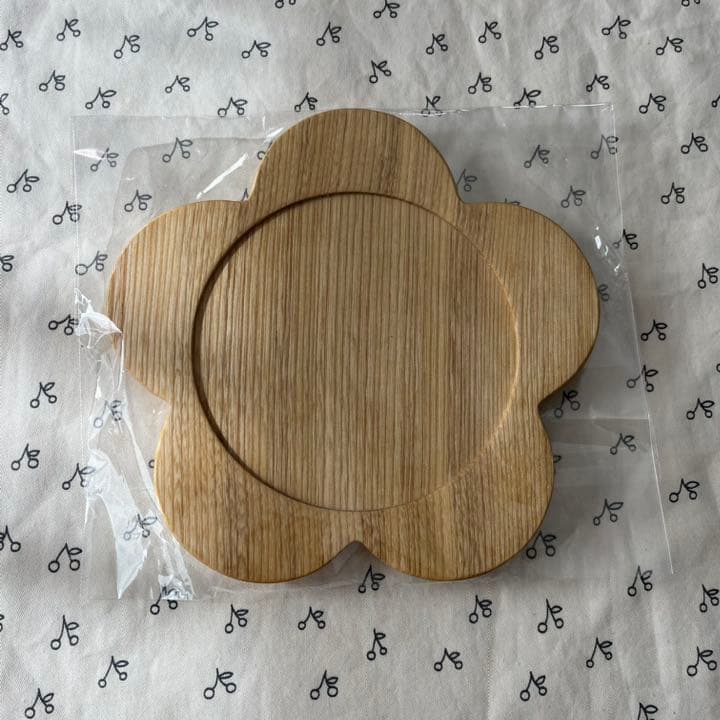 ビヨルク KUKKA木製プレート 大（17ｃｍ）セン材 新品未使用品