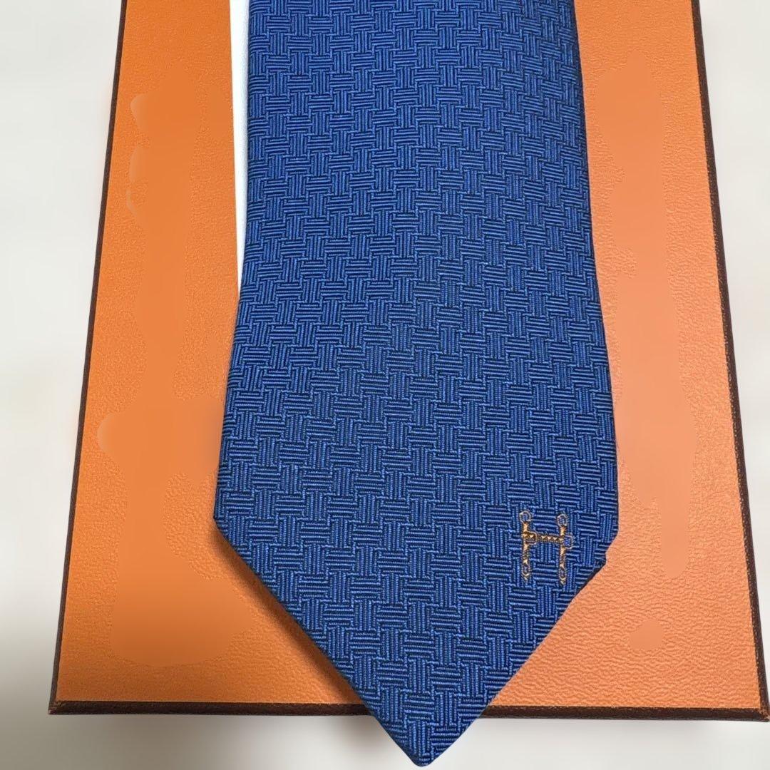 ⭐️ぴょん⭐️ ❣️値引き❣️ HERMES 青 ヘリンボーンネクタイ 箱付き
