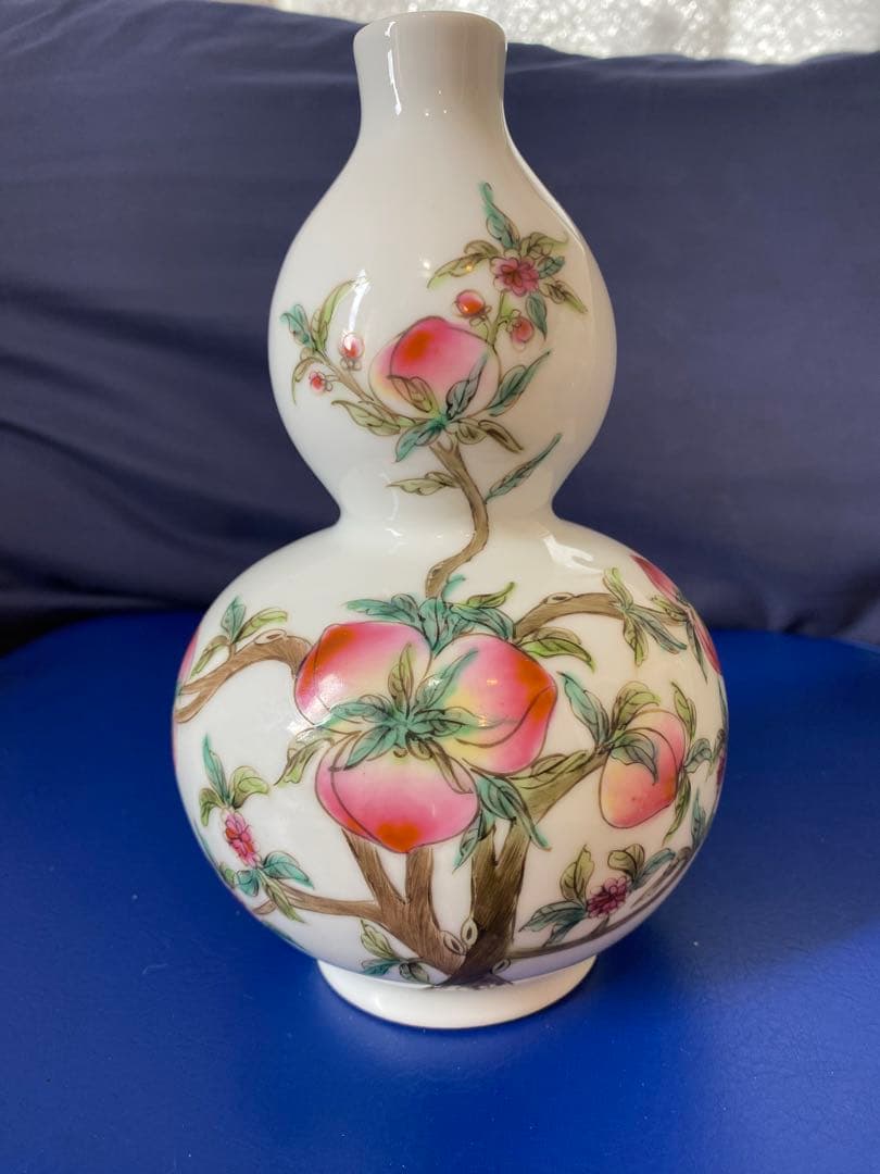 中国居仁堂製款粉彩九桃葫芦瓶箱付きサイズ高さ約19cm径12cm