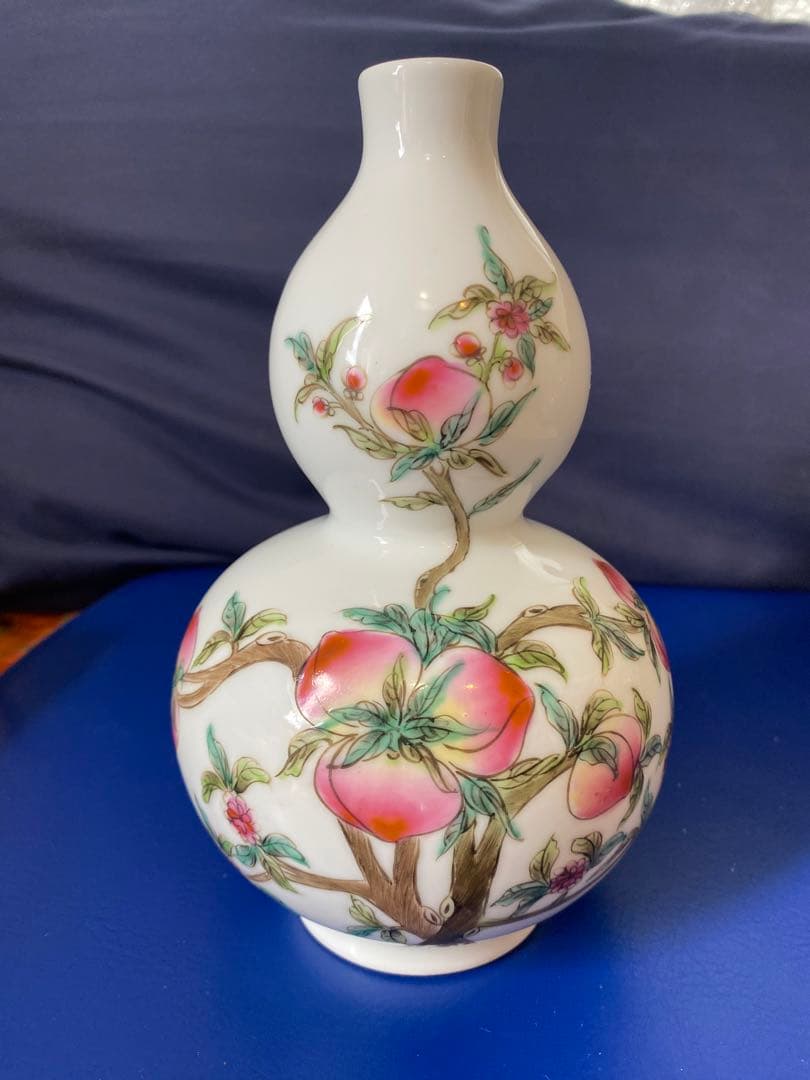 中国居仁堂製款粉彩九桃葫芦瓶箱付きサイズ高さ約19cm径12cm