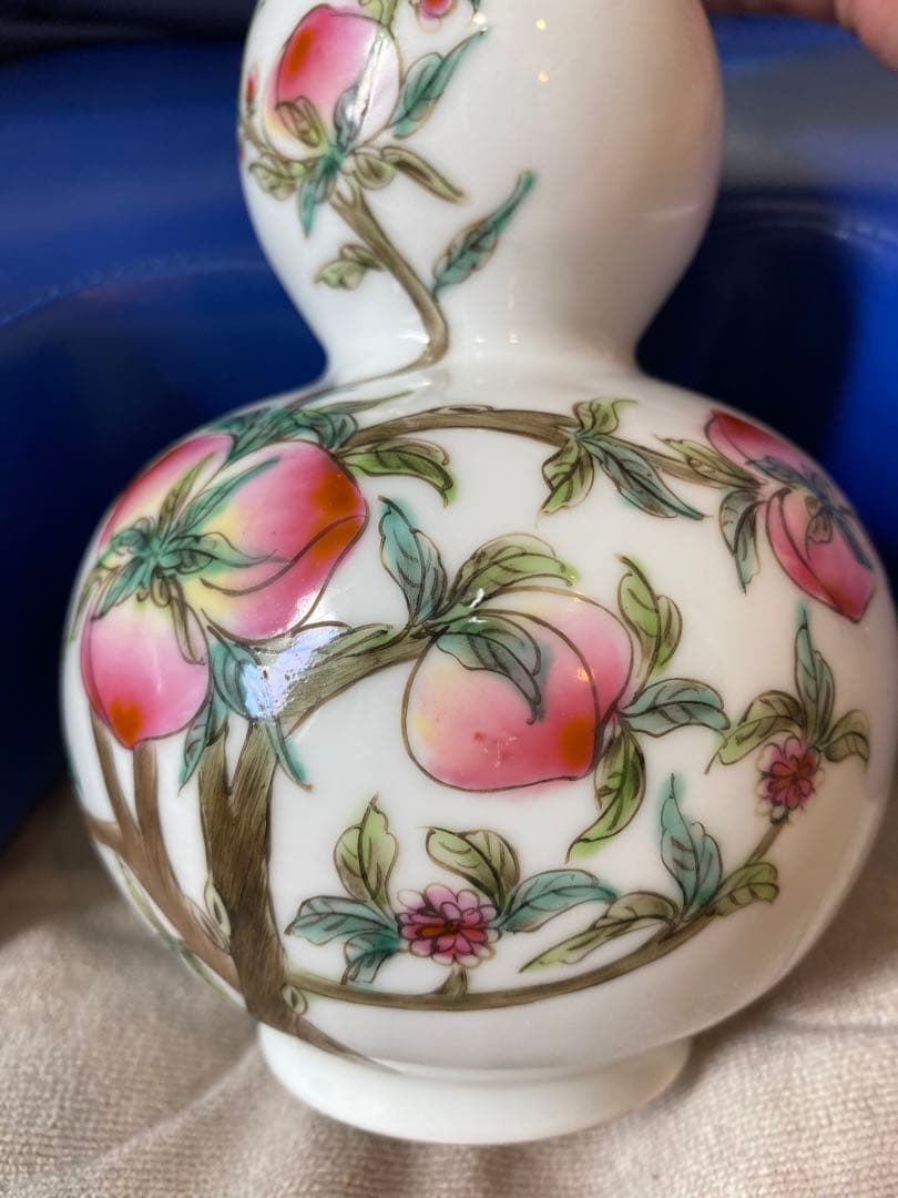 中国居仁堂製款粉彩九桃葫芦瓶箱付きサイズ高さ約19cm径12cm
