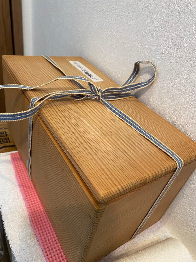 中国居仁堂製款粉彩九桃葫芦瓶箱付きサイズ高さ約19cm径12cm