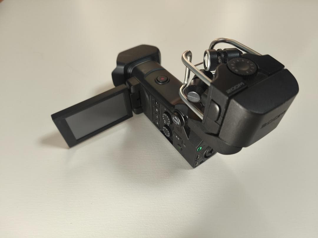 ZOOM Q8 高性能録音機能付きビデオカメラ