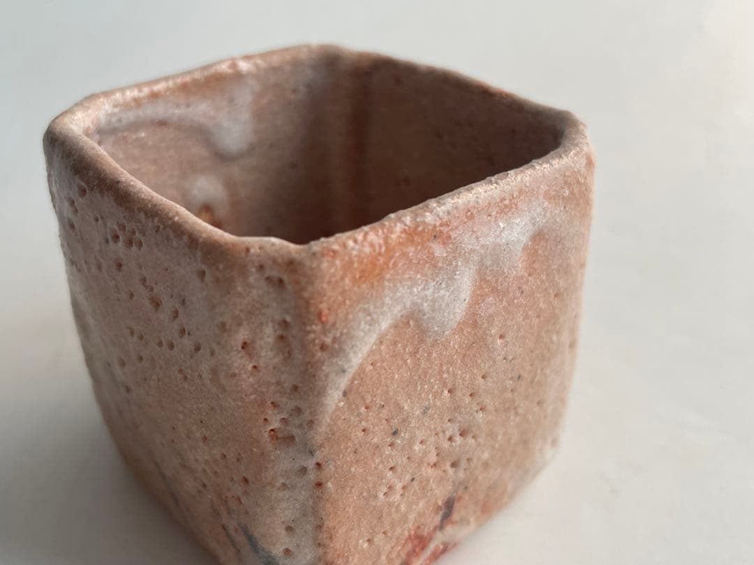 陶芸家　滝川恵美子　志野　四方猪口　ぐい呑　酒器　志野焼　美濃　共箱