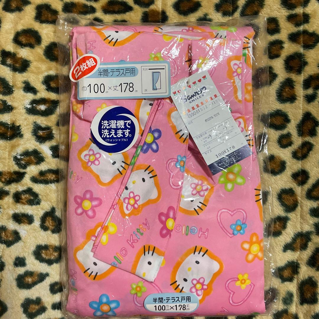 ❤️新品 サンリオ　キティ　カーテン ￼ 100×178㎝￼2枚 レトロ 希少品❤️