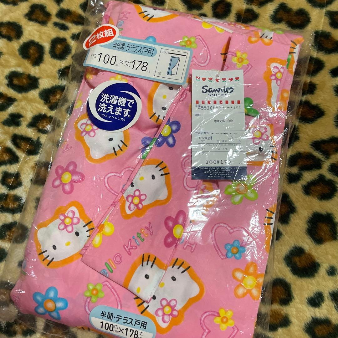 ❤️新品 サンリオ　キティ　カーテン ￼ 100×178㎝￼2枚 レトロ 希少品❤️