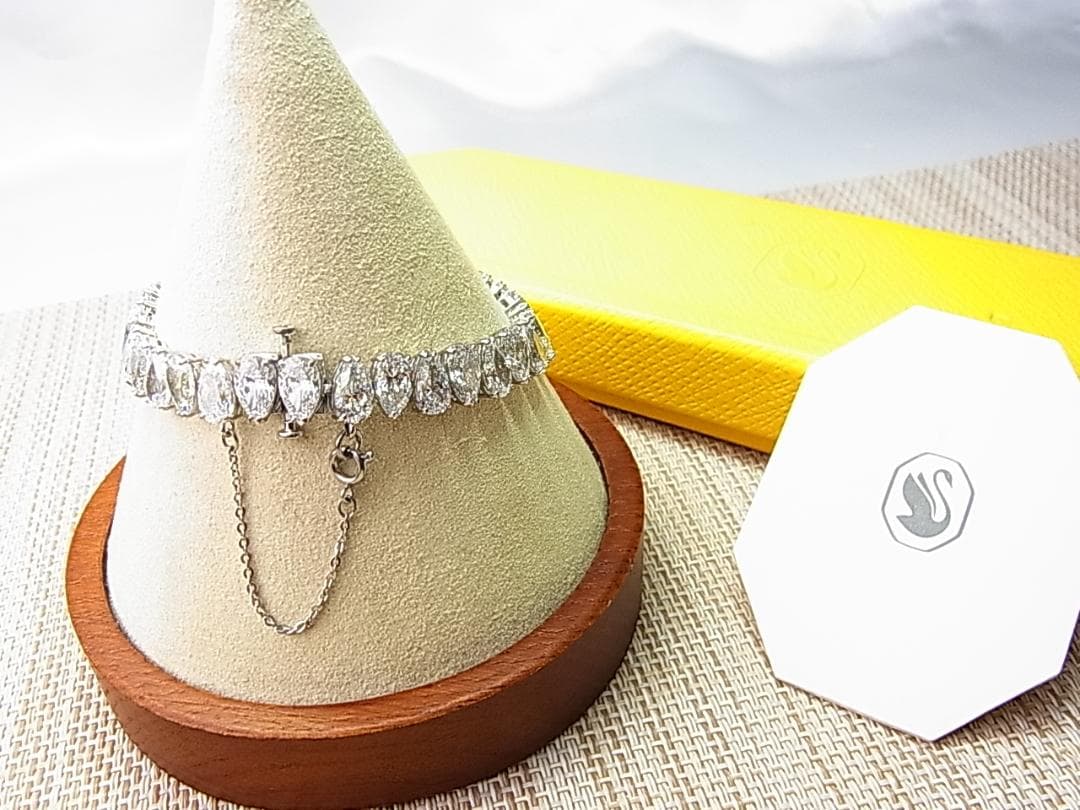 正規美品SWAROVSKIスワロフスキーMilleniaミレニアブレスレット