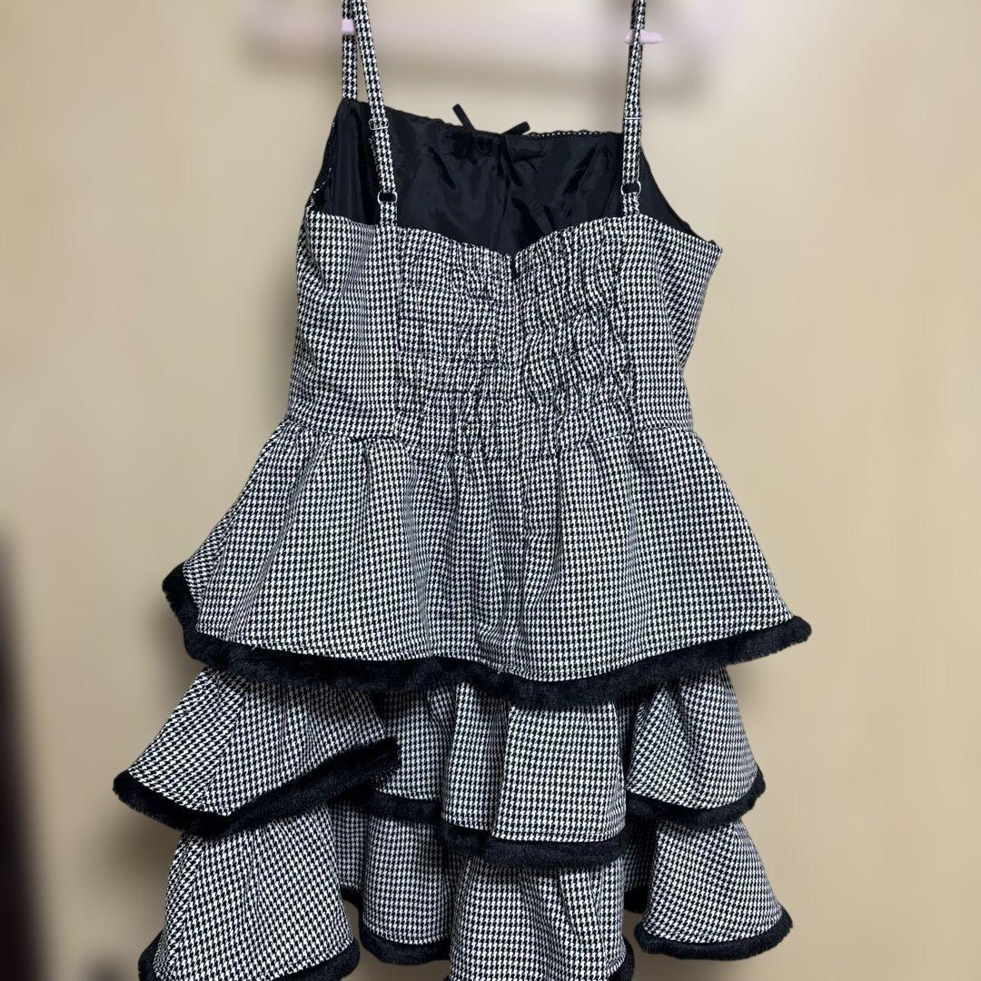 pium ファー付きティアードジャンパースカート