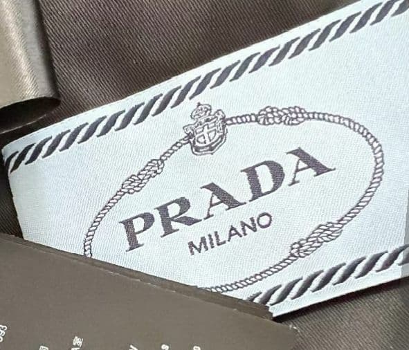新品同様　PRADA　プラダジャパン　ナイロンコート　ジレ