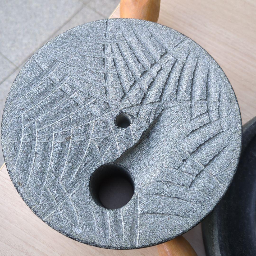 石臼 ひきうす 高級青御影石 上臼直径２０ｃｍ