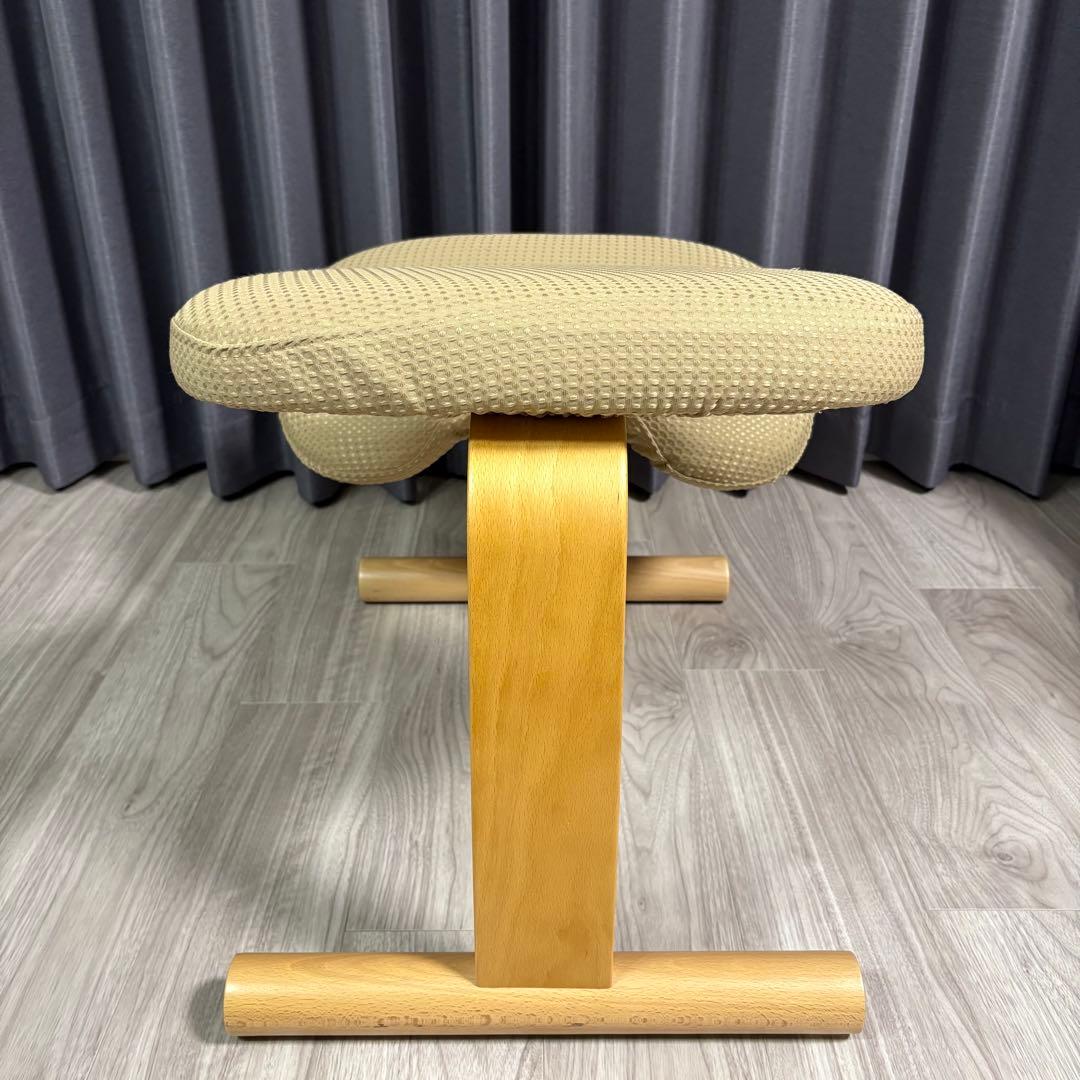 Balans Easy バランスチェア　サカモトハウス　ベージュ色　カバー付き