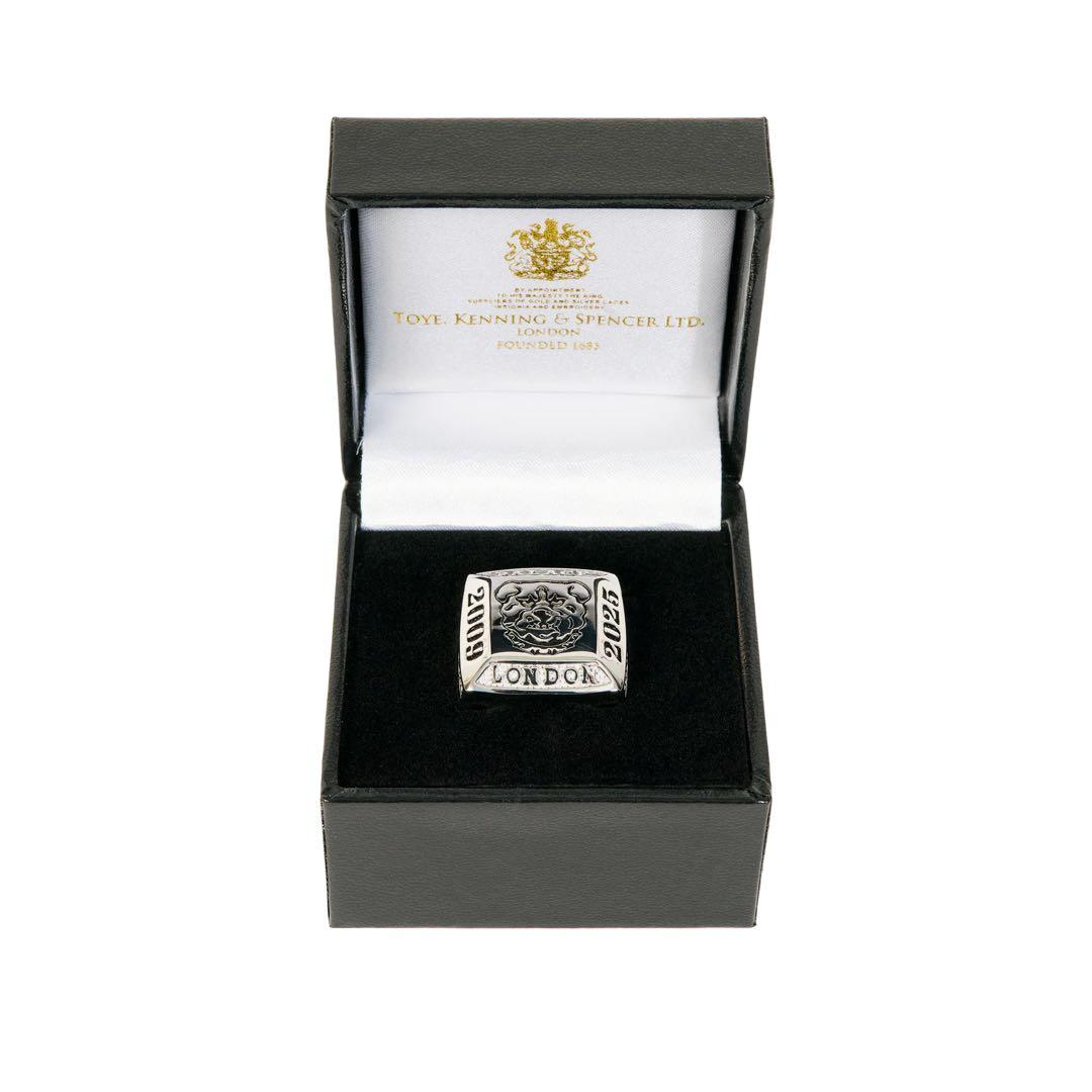 アクセサリー PALACE MVP BULLDOG RING